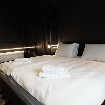 Connectin Apartments Пале Екстер'єр фото